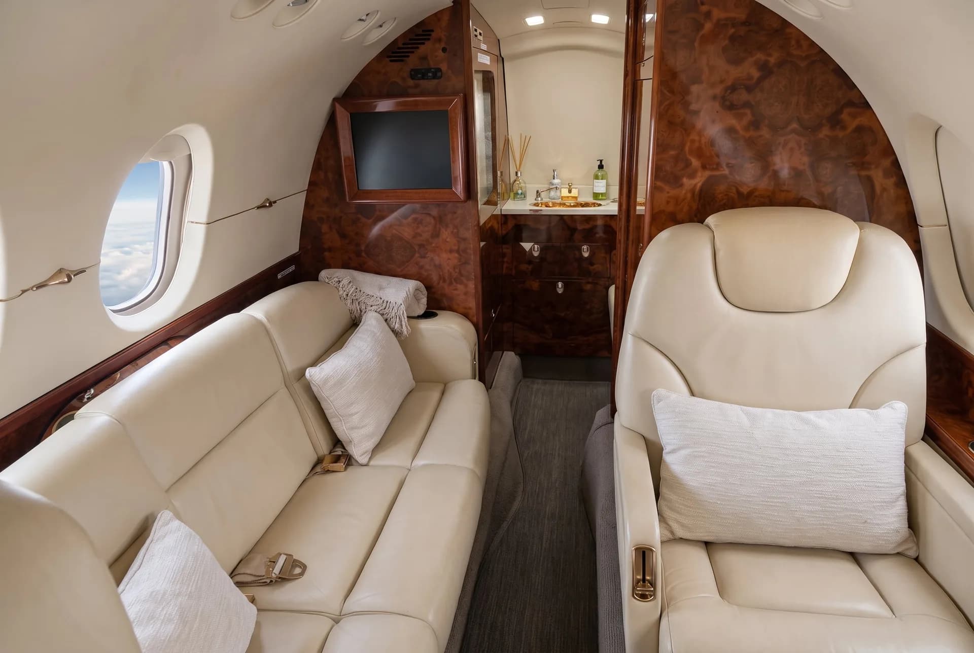 Beechcraft Hawker 800XP — תמונה 2 מתוך 4